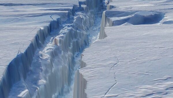 Brecha na geleira Pine Island, na Antártida (imagem referencial) - Sputnik Brasil
