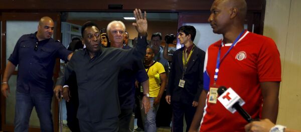 Pelé chega a Havana para o amistoso entre a seleção de Cuba e o Cosmos de Nova York. - Sputnik Brasil