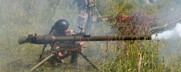 Militares ucranianos realizam treinamentos com lança-granadas soviéticos SPG-9 - Sputnik Brasil