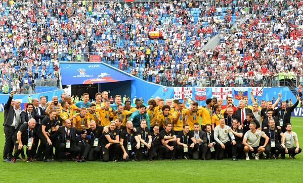 Jogadores belgas recebem medalha de terceiro lugar na Copa do Mundo de 2018 após vencerem a Inglaterra por 2x0. - Sputnik Brasil