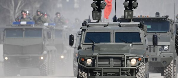 O blindado russo Tigr com o complexo de mísseis antitanque Kornet-D - Sputnik Brasil