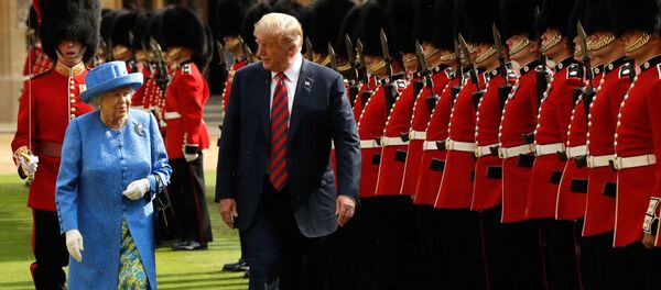 Rainha britânica, Elizabeth II, e o presidente dos EUA, Donald Trump, em 13 de julho de 2018 - Sputnik Brasil