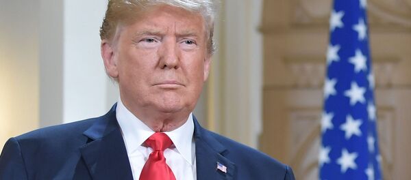 Presidente dos EUA, Donald Trump, reúne-se com presidente russo, Vladimir Putin, no palácio presidencial em Helsinque, 16 de julho de 2018 - Sputnik Brasil