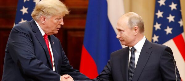 Presidente dos Estados Unidos, Donald Trump, durante coletiva de imprensa com seu homólogo russo, Vladimir Putin - Sputnik Brasil