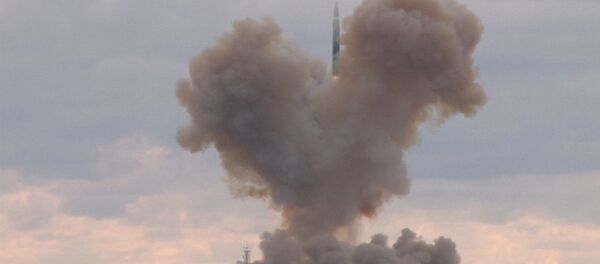 A velocidade máxima do míssil Avangard, dotado de um corpo de titânio resistente às altas temperaturas, supera 20 vezes a velocidade do som A velocidade máxima do míssil Avangard, dotado de um corpo de titânio resistente às altas temperaturas, supera 20 vezes a velocidade do som - Sputnik Brasil