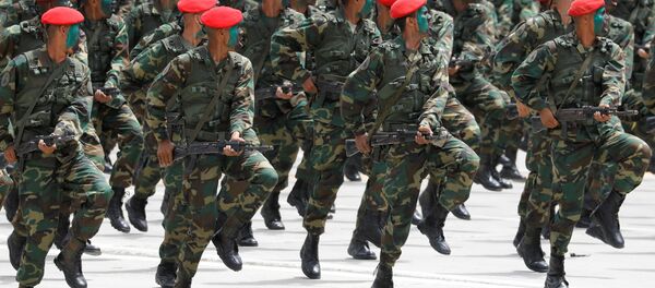 Soldados do Exército da Venezuela participam de parada em Caracas em celebração ao aniversário de 207 anos da independência do país. - Sputnik Brasil