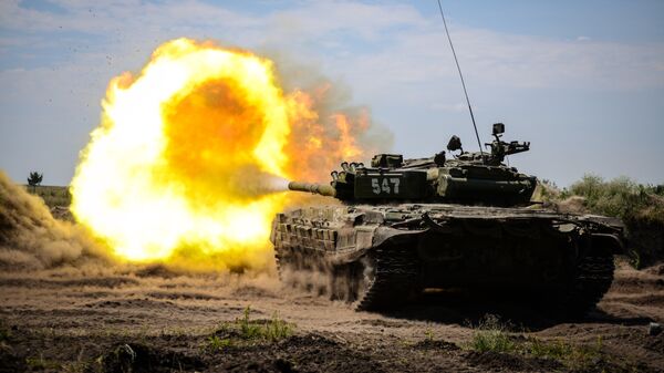 Tanque T-72B durante treinamentos no polígono Pogonovo, Rússia, 27 de junho de 2018 - Sputnik Brasil