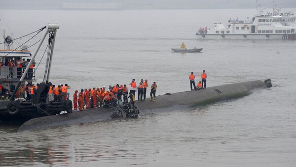Naufrágio no rio Yangtze, na China. - Sputnik Brasil