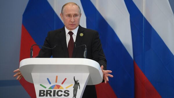 Presidente russo Vladimir Putin durante a coletiva de imprensa após a 10ª cúpula do BRICS em Johannesburgo, África do Sul - Sputnik Brasil