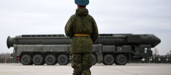 Sistema de mísseis de quinta geração Yars durante o ensaio da Parada da Vitória - Sputnik Brasil