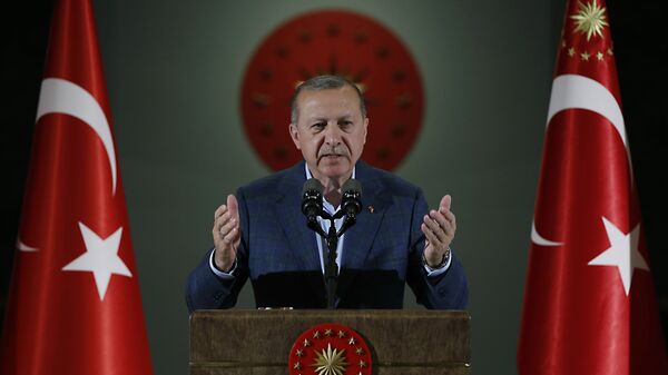 Erdogan discursa durante o Ramadã, em Ancara, em maio de 2018. - Sputnik Brasil