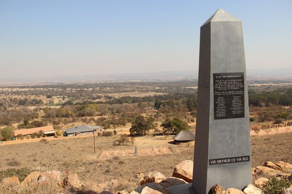 Monumento dedicado à Batalha de Diamond Hill entre bôeres e britânicos, datada de 1900, em Kleinfontein - Sputnik Brasil