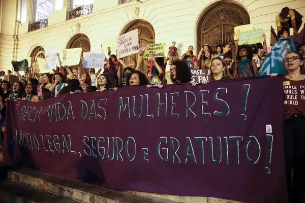 'Influência de Bolsonaro e Lula nas eleições não será significativa', diz cientista político 'Influência de Bolsonaro e Lula nas eleições não será significativa', diz cientista político - Sputnik Brasil