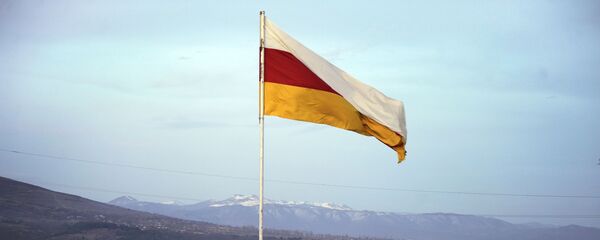Bandeira da Ossétia do Sul, Tskhinval Bandeira da Ossétia do Sul, Tskhinval - Sputnik Brasil