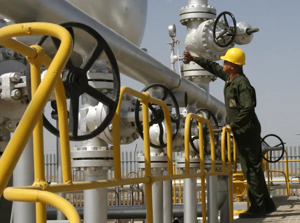 Irã aumenta reservas de petróleo em 25%: qual seria o próximo passo? Irã aumenta reservas de petróleo em 25%: qual seria o próximo passo? - Sputnik Brasil