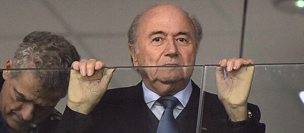 Joseph Blatter acompanha a partida Honduras vs Equador na Arena da Baixada em Curitiba durante a Copa 2014. - Sputnik Brasil