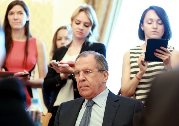 Encontro de Sergei Lavrov com seu colega chinês Wang Yi - Sputnik Brasil