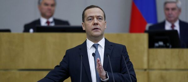 Prime Minister Dmitry Medvedev presents the 2017 Government performance report at the State Duma - Sputnik Brasil