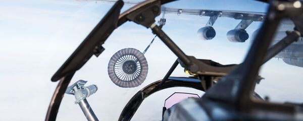 Avião de reabastecimento Il-78 durante manobras táticas da aviação naval da Frota do Mar Negro na região russa de Krasnodar Avião de reabastecimento Il-78 durante manobras táticas da aviação naval da Frota do Mar Negro na região russa de Krasnodar - Sputnik Brasil