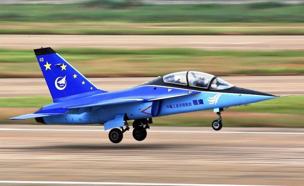 China planeja criar caça com inteligência artificial para elevar a capacidade de combate dos pilotos China planeja criar caça com inteligência artificial para elevar a capacidade de combate dos pilotos - Sputnik Brasil