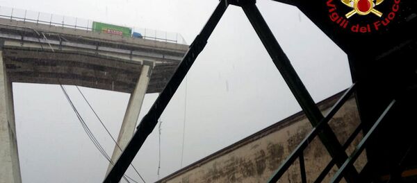 Ponte destruída na cidade de Gênova, no norte da Itália - Sputnik Brasil