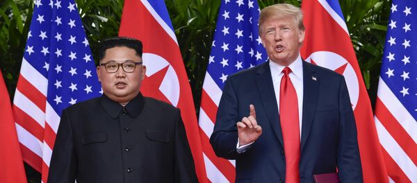 O líder norte-coreano, Kim Jong-un e o presidente dos EUA Donald Trump - Sputnik Brasil