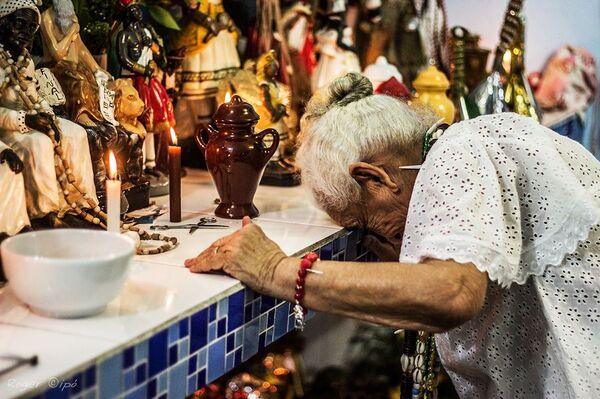 Com tráfico e milícia, intolerância religiosa reflete a política no Brasil, dizem pesquisadores - Sputnik Brasil