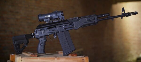 Fuzil de assalto AK-308 apresentado pelo consórcio russo Fuzil de assalto AK-308 apresentado pelo consórcio russo - Sputnik Brasil
