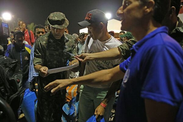 Compromisso do Brasil com refugiados permanece em meio às crises políticas, diz porta-voz do ACNUR - Sputnik Brasil