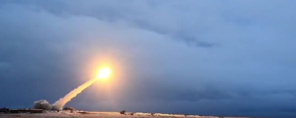 Lançamento de míssil de cruzeiro Burevestnik - Sputnik Brasil