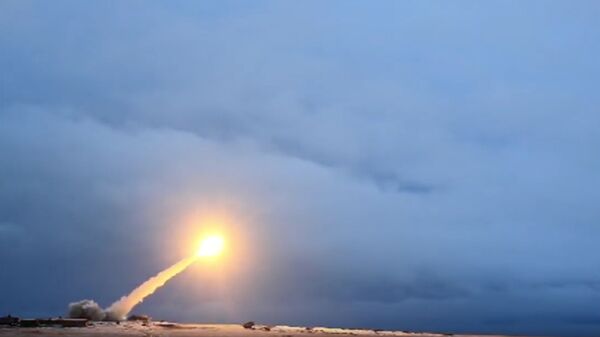 Lançamento de míssil de cruzeiro Burevestnik - Sputnik Brasil