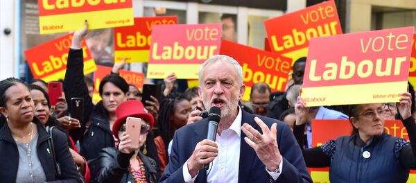 O líder trabalhista, Jeremy Corbyn, discursando em Londres. - Sputnik Brasil