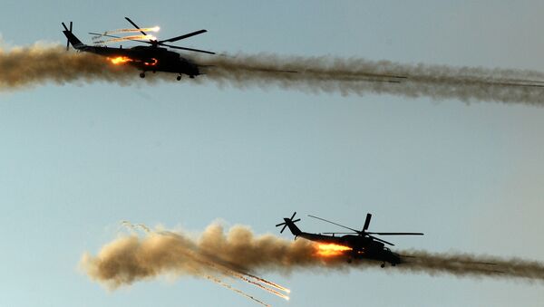 Helicópteros de ataque Caçador Noturno durante ensaios antes da inauguração do fórum EXÉRCITO 2018 - Sputnik Brasil