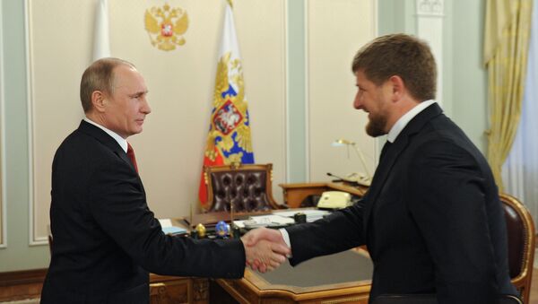 Russian President Vladimir Putin, left, during his meeting with Head of the Chechen Republic Ramzan Kadyrov at Novo-Ogaryovo residence (File) - Sputnik Brasil