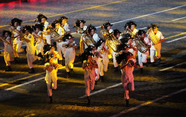 Orquestra de Bersaglieri da Itália participa da abertura do festival Spasskaya Bashnya na Praça Vermelha, em 24 de agosto de 2018 - Sputnik Brasil