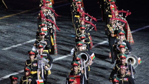 Orquestra Militar da Guarda Real de Omã participa da abertura do festival Spasskaya Bashnya na Praça Vermelha, em 24 de agosto de 2018 - Sputnik Brasil
