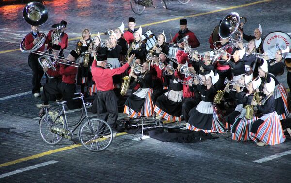 Orquestra Crescendo da Holanda participa da abertura do festival Spasskaya Bashnya na Praça Vermelha, em 24 de agosto de 2018 - Sputnik Brasil