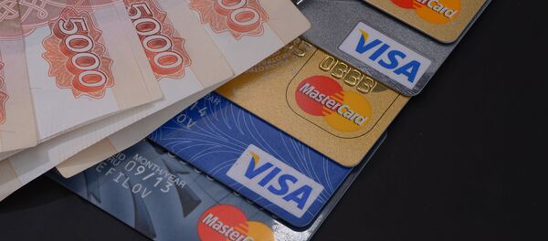 Notas e cartões de crédito russos (foto referencial) - Sputnik Brasil