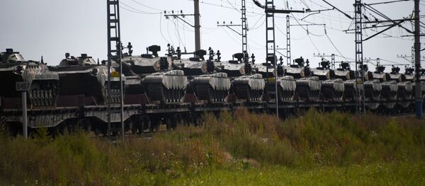 Trens com militares e equipamentos do exército chinês que participarão das manobras Vostok 2018 - Sputnik Brasil