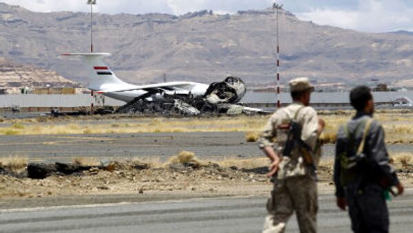 Aeroporto de Sanaa (capital do Iêmen) após bombardeio. - Sputnik Brasil
