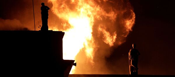 Labaredas tomam conta do Museu Nacional no Rio de Janeiro, provocando danos irrecobráveis - Sputnik Brasil