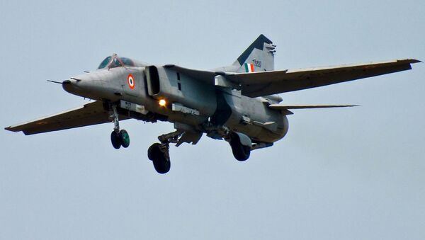 MiG-27 do 18 esquadrão - Sputnik Brasil