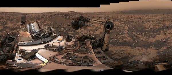Imagem de 360 graus da paisagem poeirenta de Marte captada pelo rover Curiosity da NASA na cordilheira Vera Rubin, 9 de agosto de 2018 - Sputnik Brasil