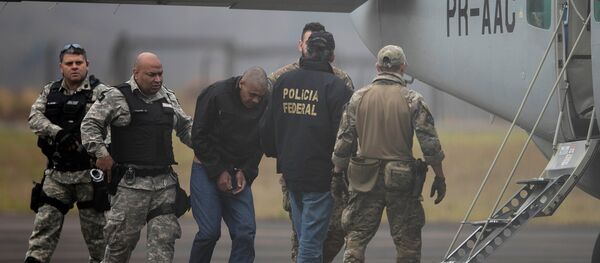 Adelio Bispo de Oliveira sendo transferido para um presídio federal em Campo Grande - Sputnik Brasil