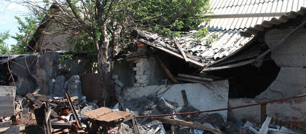 Prédio destruído por bombardeio em Donetsk - Sputnik Brasil