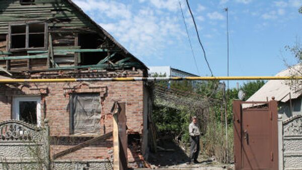 Casa privada destruída por ataque das tropas ucranianas em Donetsk - Sputnik Brasil