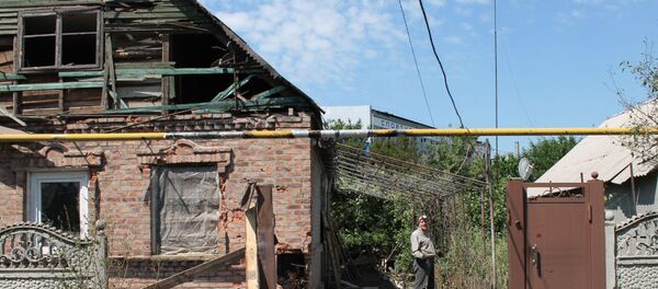 Casa privada destruída por ataque das tropas ucranianas em Donetsk - Sputnik Brasil