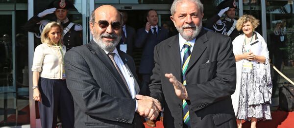 Diretor geral da FAO, José Graziano com ex-presidente Lula na 39ª COnferência da entidade - Sputnik Brasil