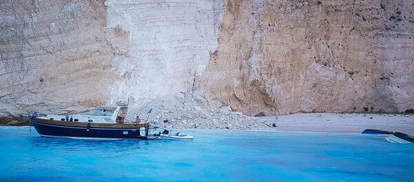 Vista da praia Navagio depois do desabamento de rochas na ilha de Zaquintos, Grécia, 13 de setembro de 2018 - Sputnik Brasil