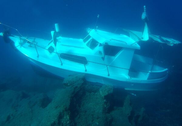 Iate turco que transportava migrantes se encontra afundado perto de Samos, ilha na Grécia - Sputnik Brasil